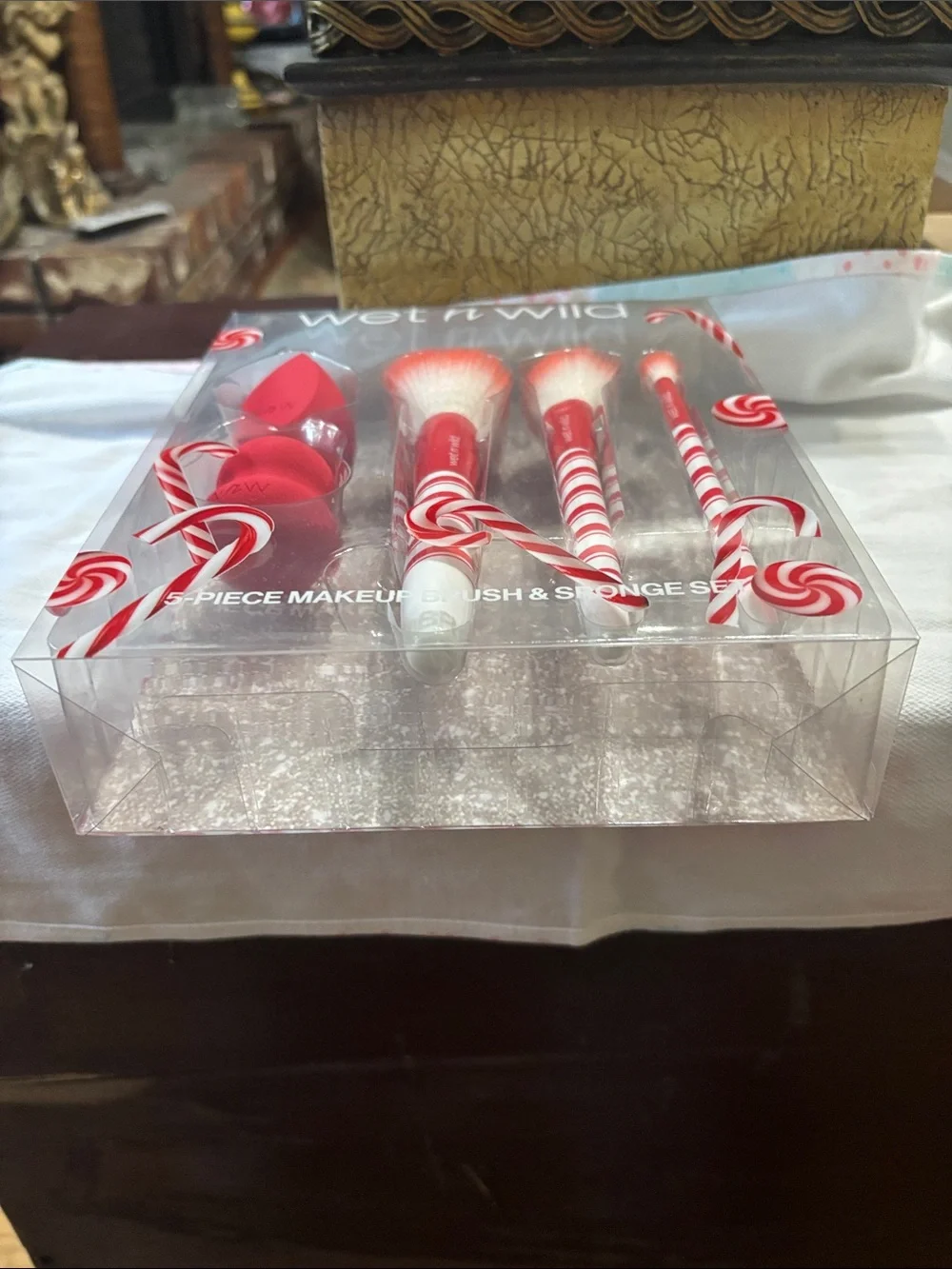 Wet n Wild 5 piece makeup set never opened